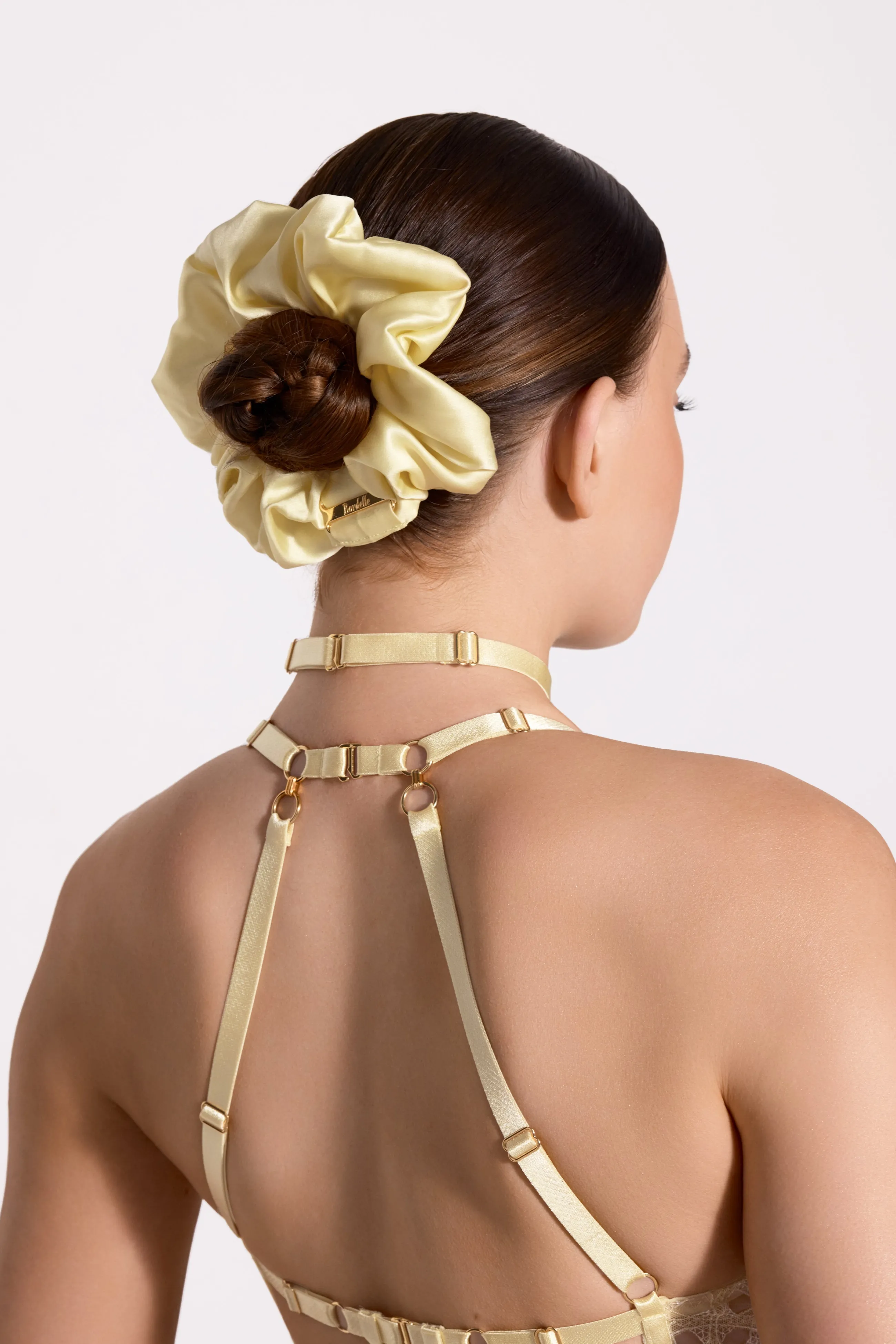 oversized_scrunchie_2-3.webp Bordelle Oversized Scrunchie | Scrunchies