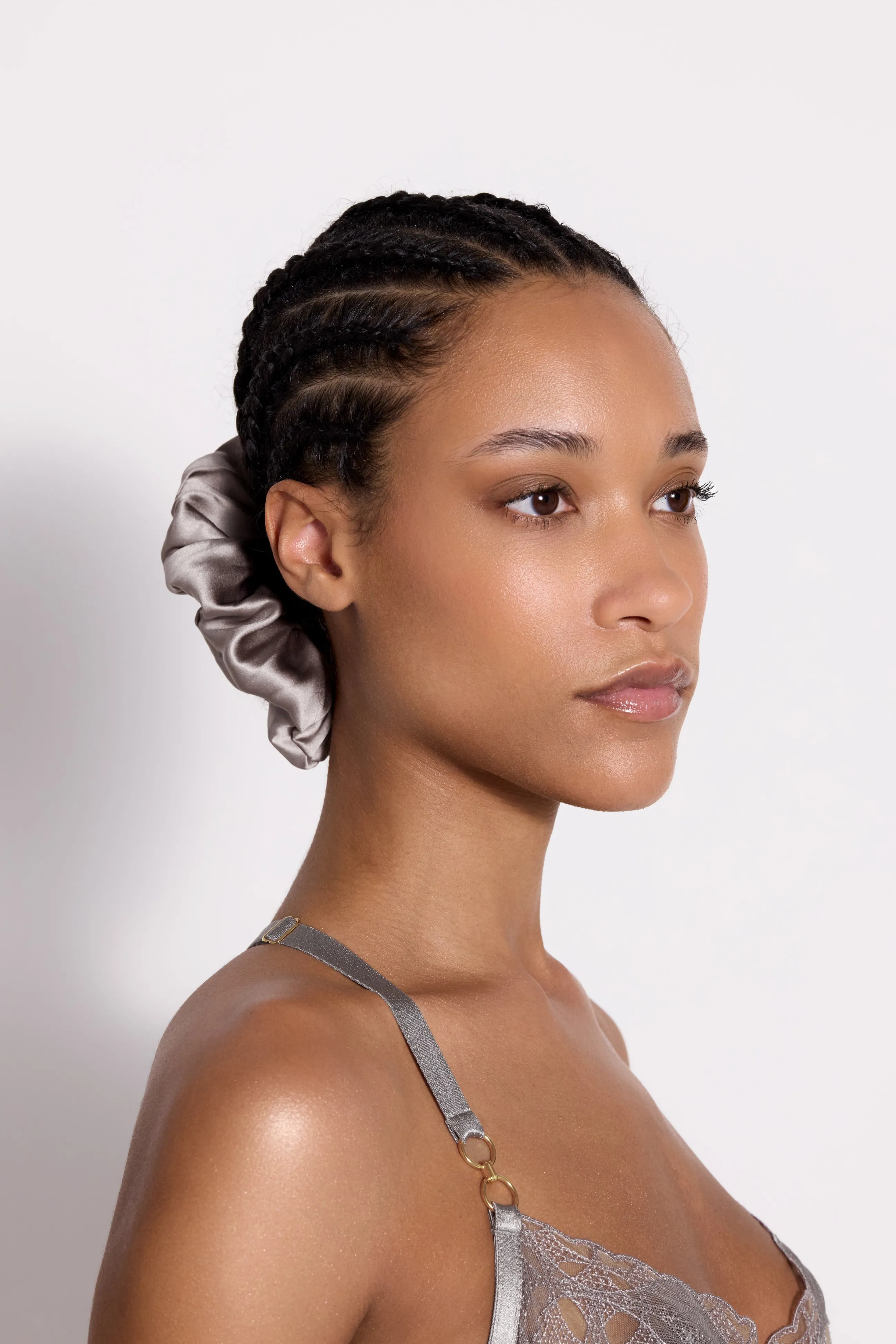 oversized_scrunchie_2-6.webp Bordelle Oversized Scrunchie | Scrunchies